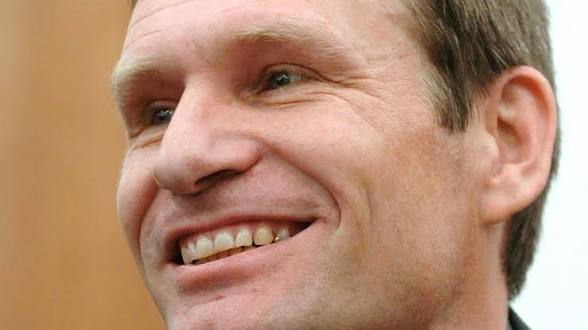 ostender tweet media