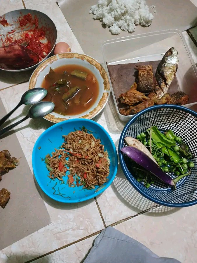 Joni163958's tweet photo. Apapun makanan y tetap d syukuri
Alhamdulillah rizki hari ini
#fhoto
#fyp https://t.co/eq1g3Hfh3f