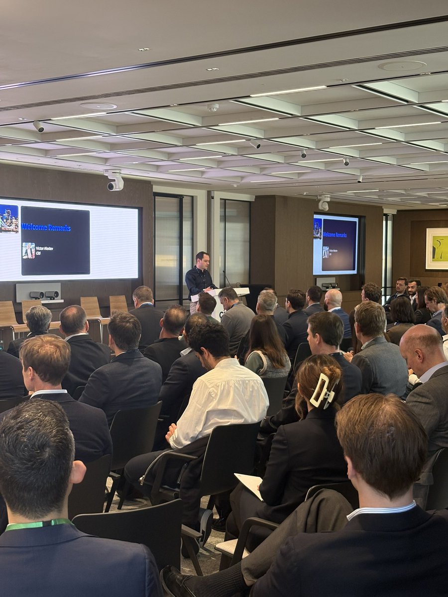cryptocreditguy's tweet photo. Citibank is supporting exciting DLT / blockchain startups like @AxiymFinance and @TranchedFi among others at the Citi Sprint Fintech Lending Summit. You can feel the wind shifting toward institutional adoption. https://t.co/37ebR0YN0m