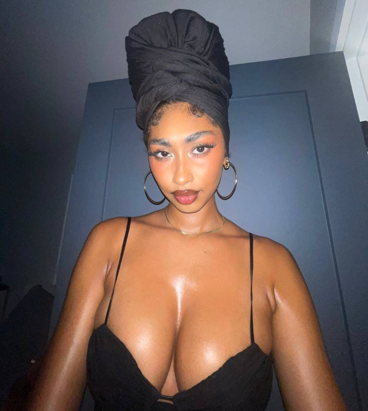 Business Girl tweet media