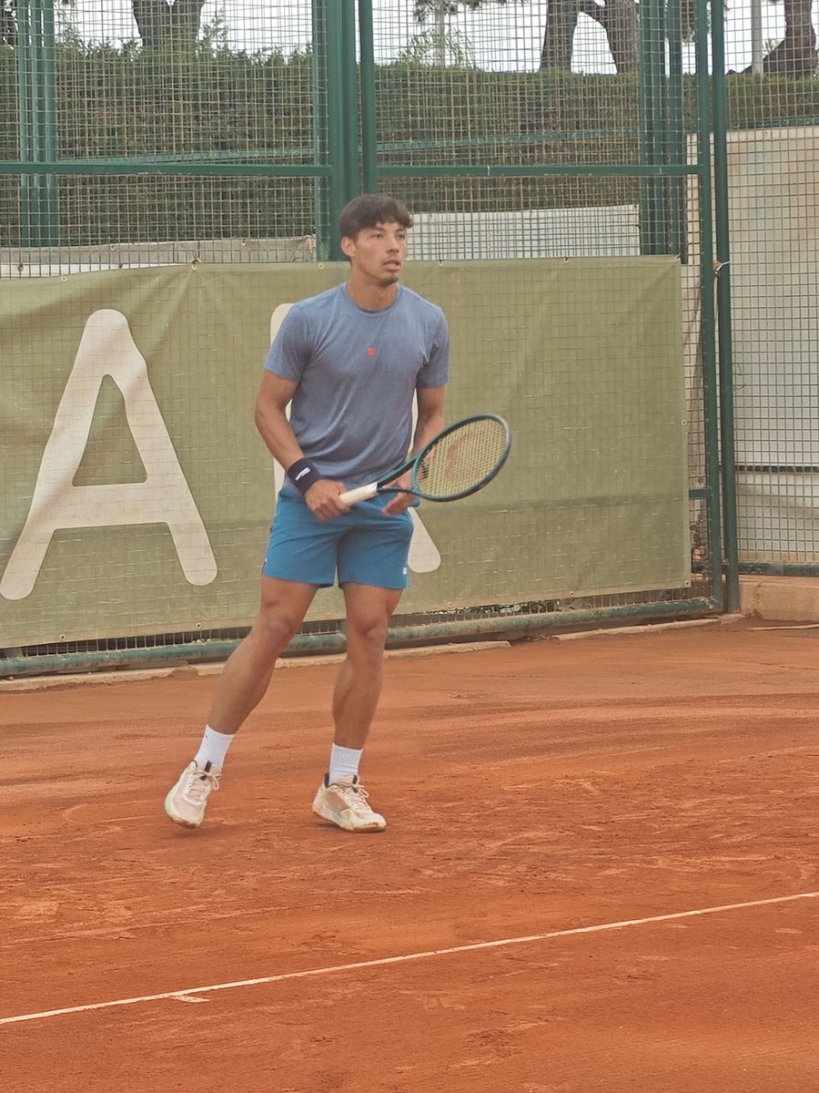 tomy_arias's tweet photo. CHALLENGER ALICANTE.
Seguimos trabajando por nuestros sueños. https://t.co/Jx4RpIDGZg
