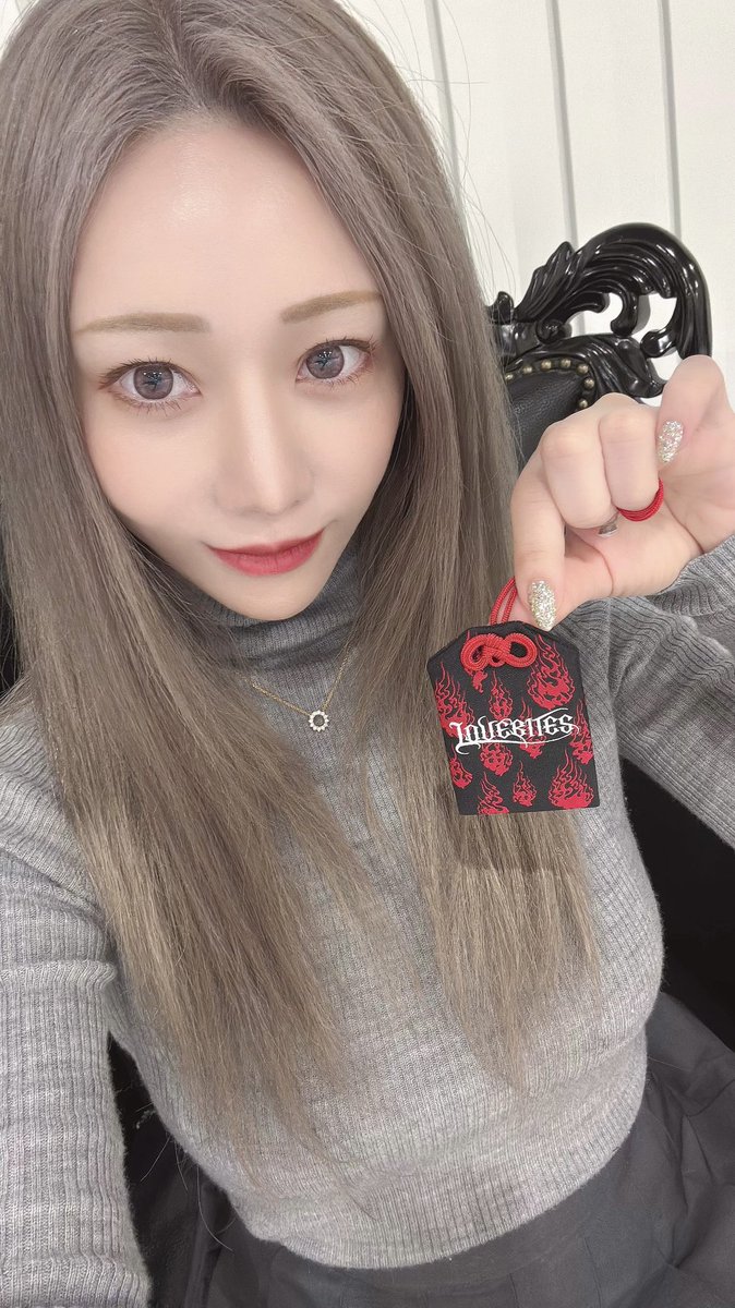 LOVEBITES tweet media