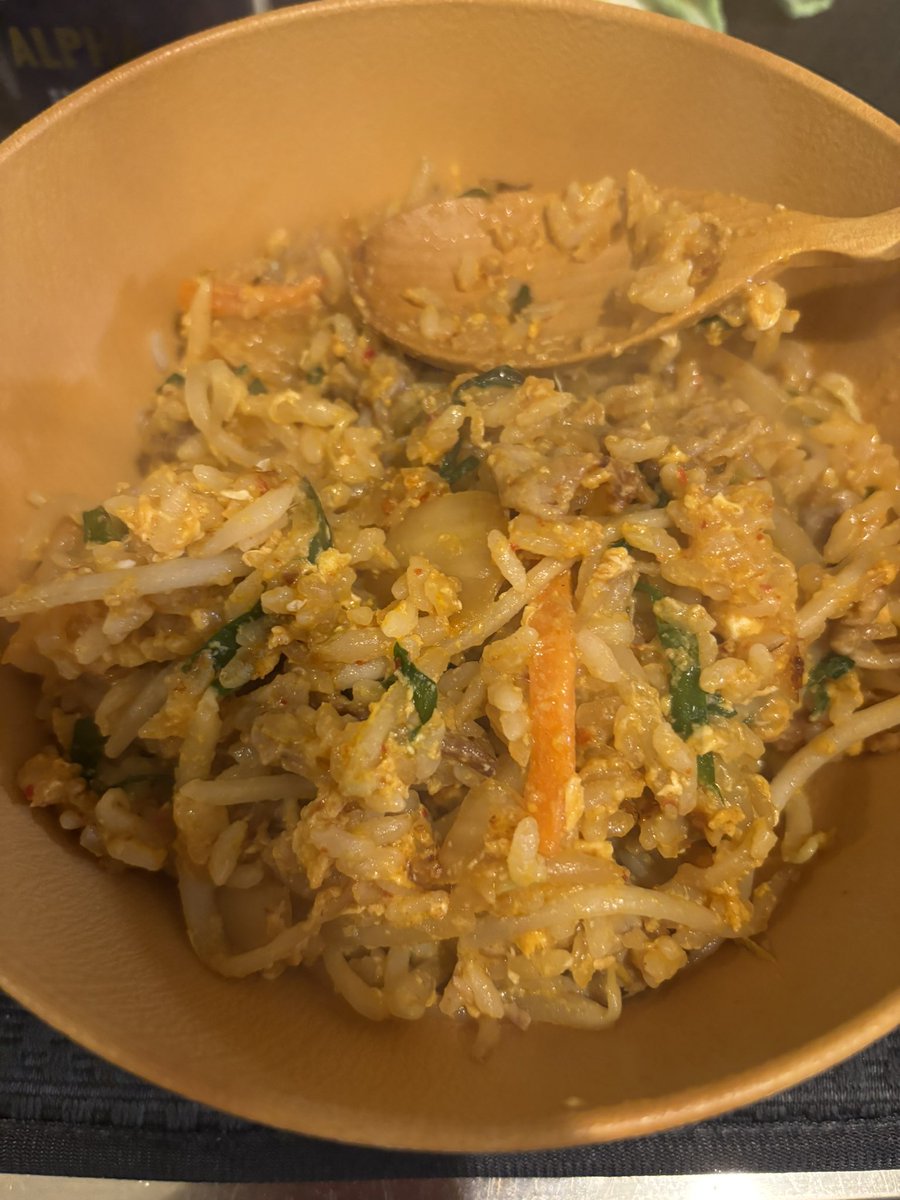 #のんの酒場

今日も手抜きのビビンバ！！
ザ・男飯って感じやけど美味しそうに見えるかな？？？