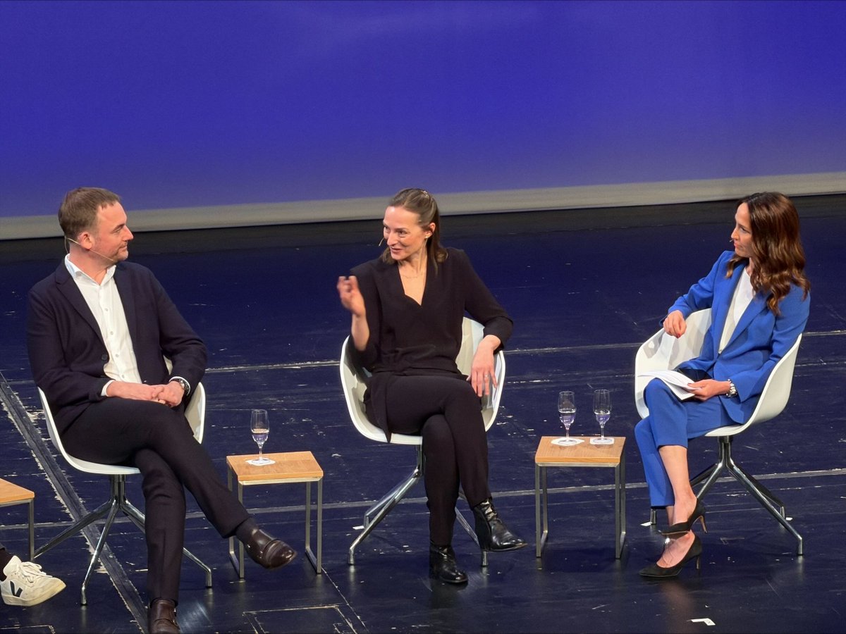 TrendGesundheit's tweet photo. Auch das Thema KI darf bei den Trendtagen Gesundheit nicht fehlen. Christian Baumgartner diskutierte mit Peter G. Kirchschläger, David Vasella und Susanne Wegener die Frage, ob Medizin Verantwortung an die KI delegieren kann. #TGL2026 https://t.co/ppybt7tClv