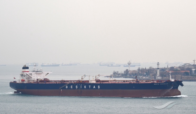 Türk medyasının bildirdiğine göre, Novorossiysk'ten 140.000 ton petrol taşıyan Altura tankeri, 26 Mart'ta gece 00:30 civarında Boğaz'a 14 mil uzaklıkta insansız hava araçlarıyla saldırıya uğradı.

Türkiye Ulaştırma Bakanı, saldırının makine dairesini hedef aldığını, gemide 27