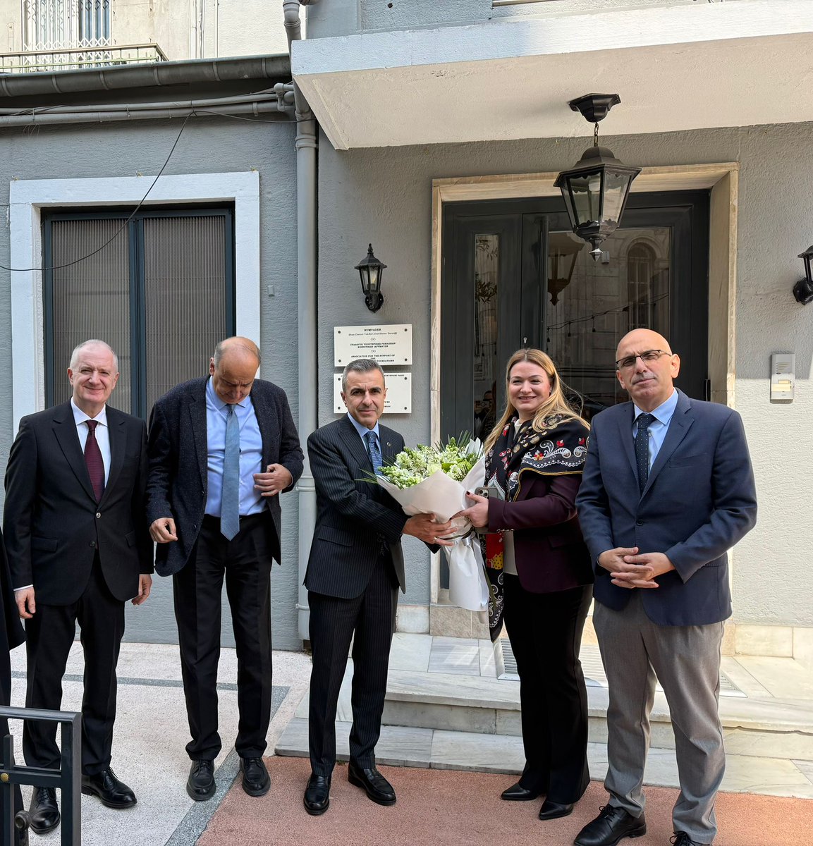 TC_Beyoglu's tweet photo. Kaymakamımız Sayın Abdullah Atakan Atasoy, Rum Vakıfları Derneği’ni (RUMVADER) ziyaret etti.
Kaymakamımız, dernek Başkanı Sayın Yorgo Papalyaris'ten ve yönetim kurulu üyelerinden yürütülen çalışmalar hakkında bilgi aldı. 
Nazik misafirperverlikleri için teşekkür ederiz.
@gul_davut 
@ataatasoy19