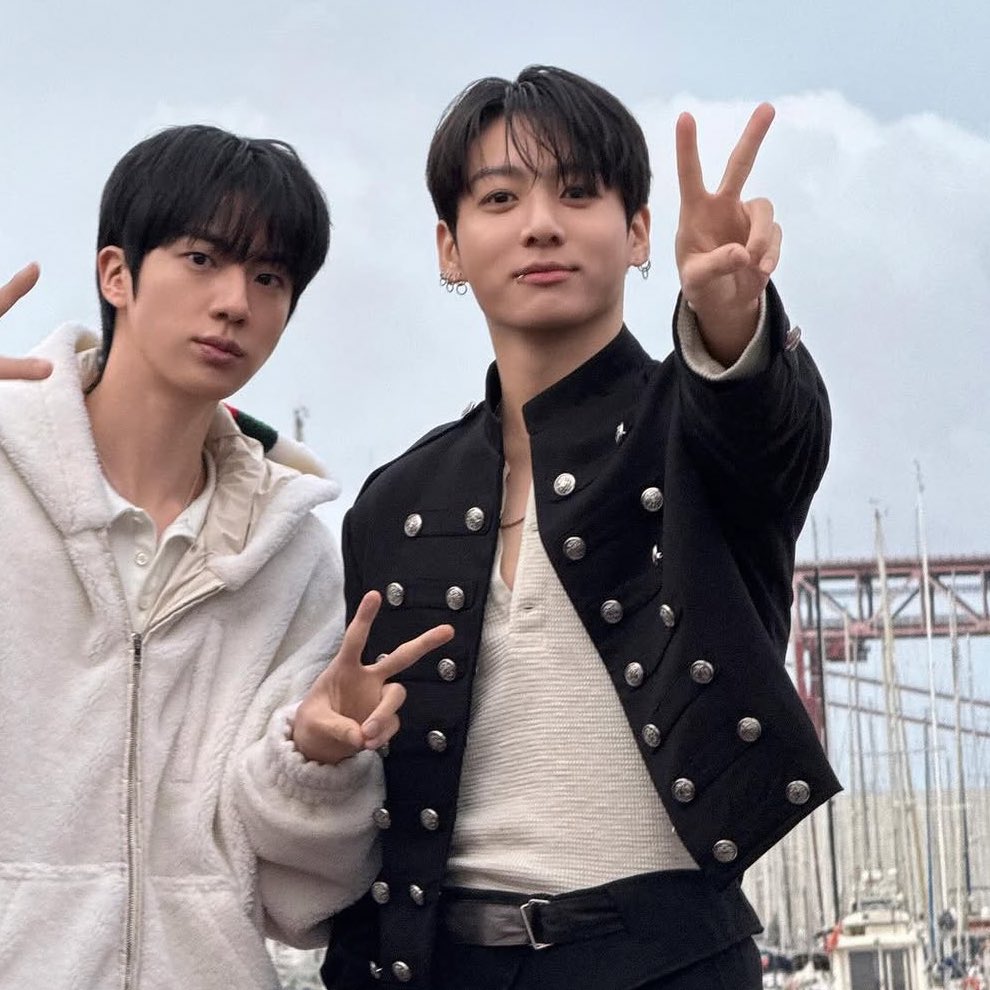 jinkook gallery tweet media