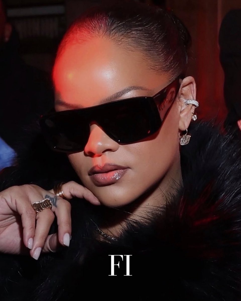TheFurInsider's tweet photo. Rihanna sat front row at NYFW with A$AP Rocky, wearing natural fur and delivering a sharp, luxury-led look that reflects the return of heritage textures in modern fashion.
📸 @enamelle @badgirlriri
#NYFW #Rihanna #FrontRowStyle #LuxuryFashion #furinsider https://t.co/dbgMxNZj8d