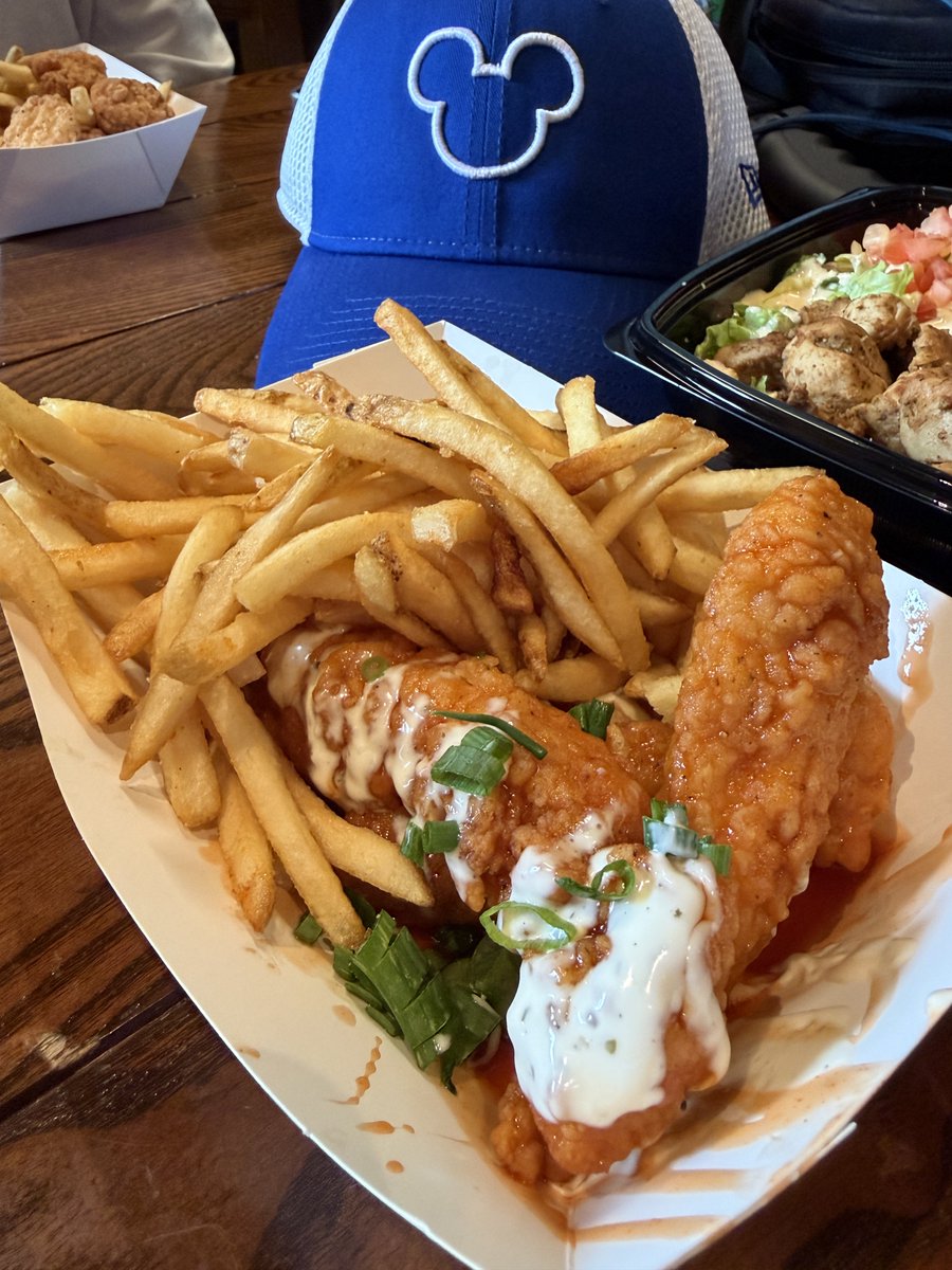 Disney Clips Guy tweet media