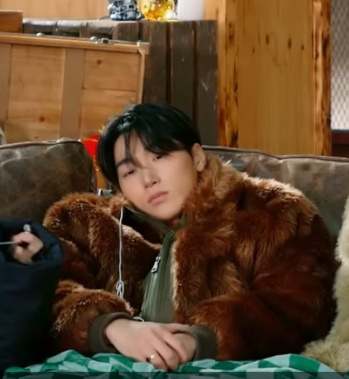 むしょく tweet media