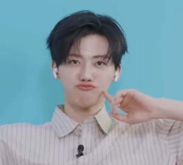 𝜗𝜚 tweet media