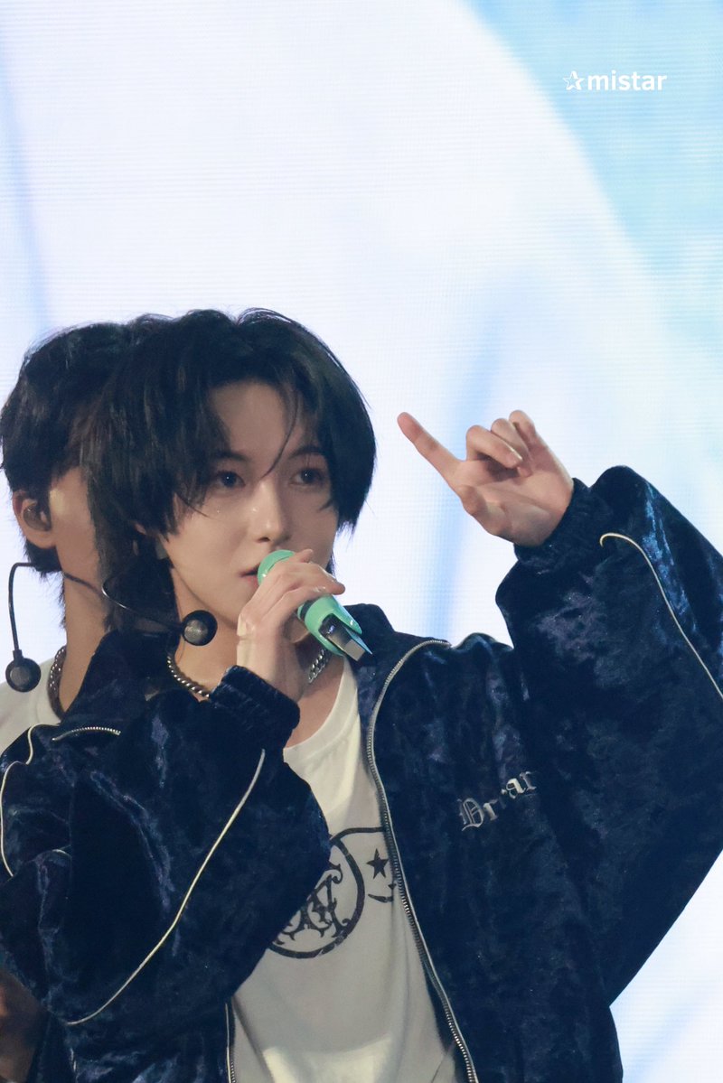 咪𝓼𝓽𝓪𝓻 tweet media