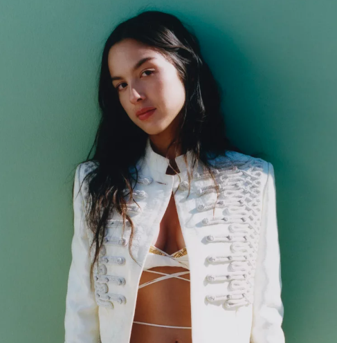 About Music tweet media