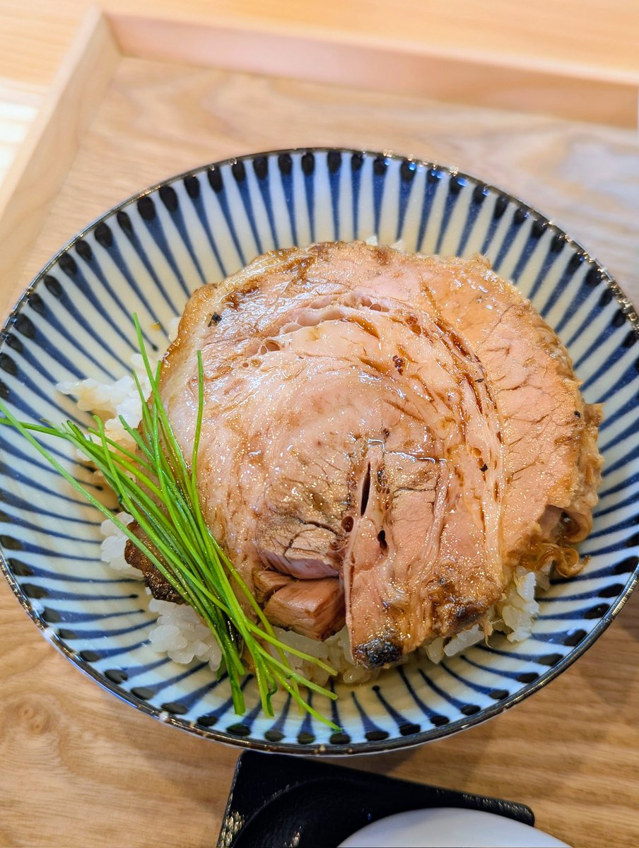 おたざかん tweet media