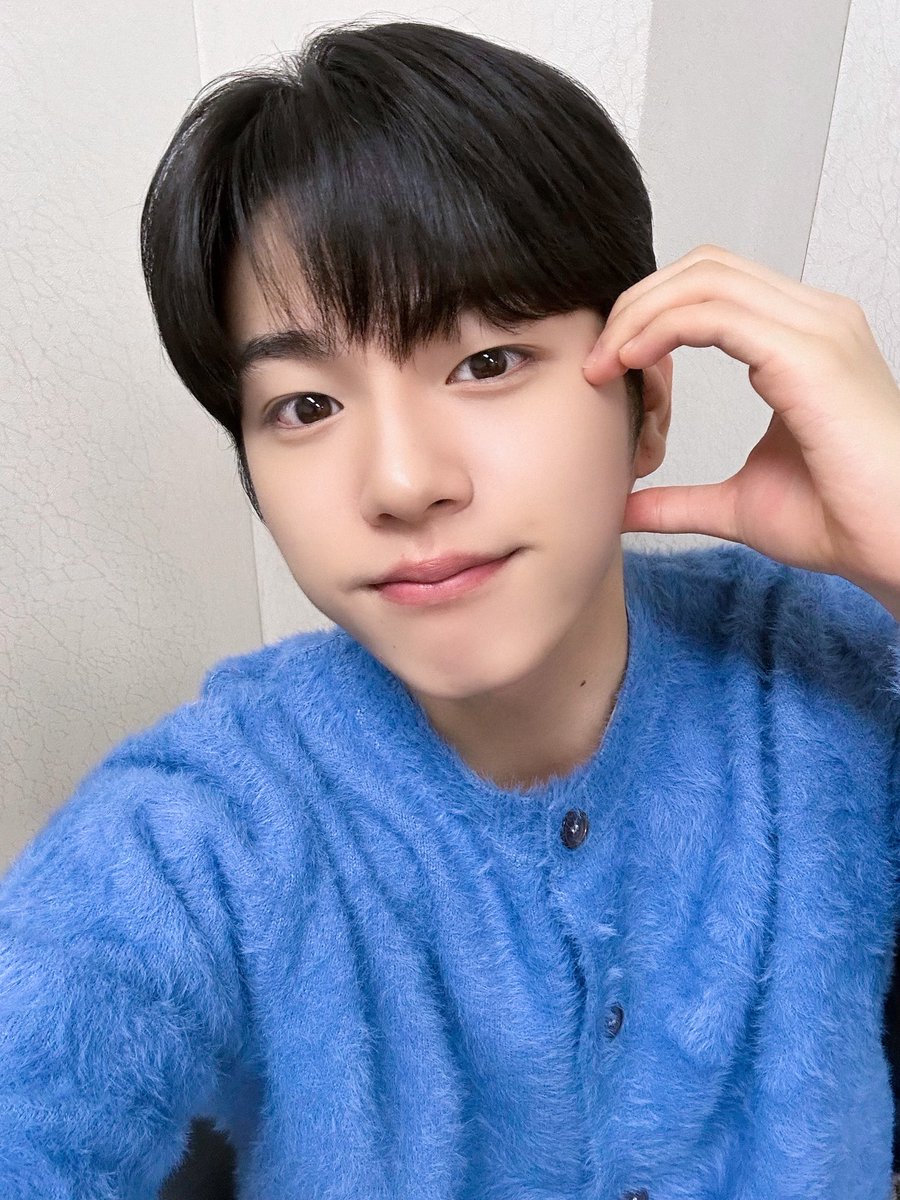 [📸]

목요일마다 만나는 
지천이 하트 받아 가요! ( ˶'ᵕ'🫶🏻)💕

#GHOST9 #고스트나인
#LEEJINWOO #이진우