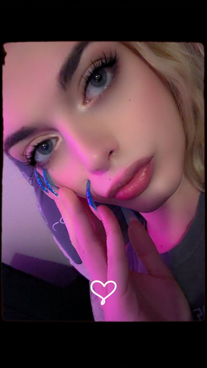 Brat & Babez tweet media