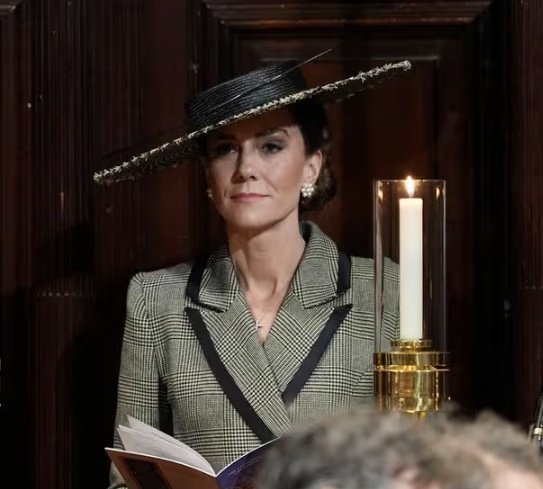 mona_lisa tweet media