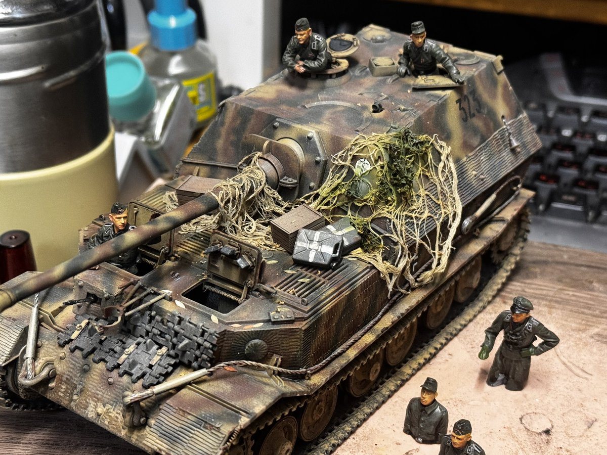 littlejohn おまいも1/35にしてやるよ。 tweet media