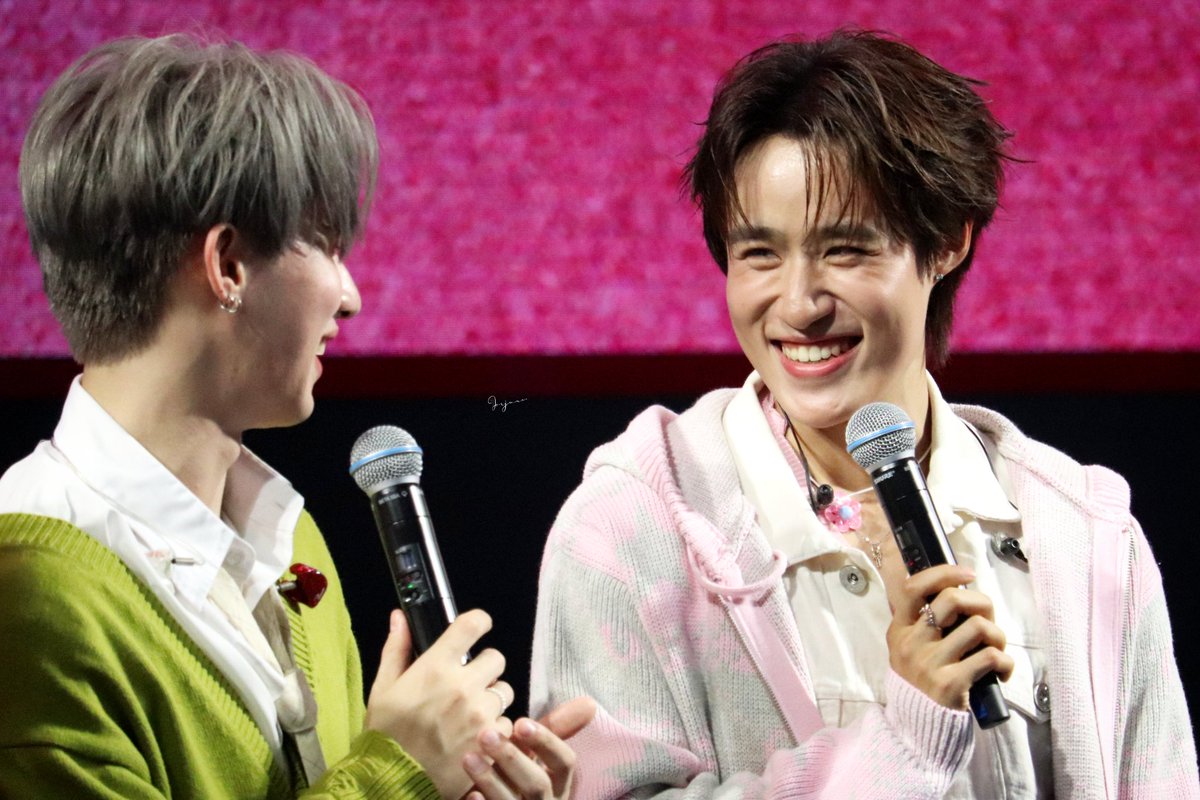 LLiTaB10's tweet photo. 260326 | ฮั่นแหน่!🩷💚

@nnutdan 
@hongshihoshi03 

LYKN X HONDA

#LYKNxThaiHondaMotorShow2026

#nnutdan
#hongshihoshi
#LYKN https://t.co/MpFTmkkNRW