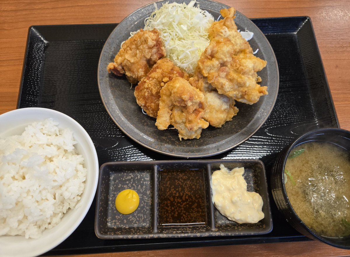 ねむ🐴‎𖤐‎ ̖́- tweet media