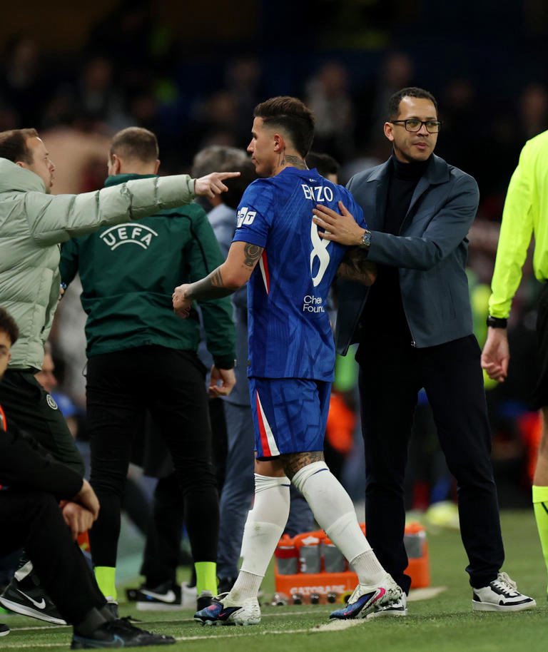 centreGoalHQ's tweet photo. After hearing what the manager said today, I can’t stay quiet.

Top 4? That’s the target?

This is Chelsea. Not a club that celebrates finishing behind others. If you come here, you come to WIN — not to aim for “good enough.”

I respect Liam Rosenior, but that mentality is not what I signed up for. We didn’t work this hard, sacrifice this much, just to settle for 4th place like it’s a trophy.

If that’s the ambition, then something is wrong.

I didn’t come here to be part of a project that’s afraid to say we want the title. I came here to fight for everything.

And right now… that message isn’t matching what Chelsea should stand for.