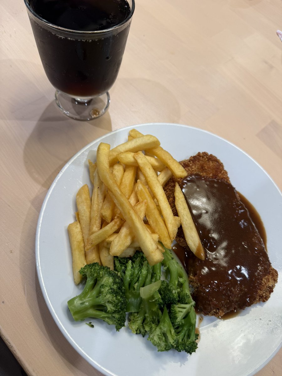 Uli | อูลี่ tweet media