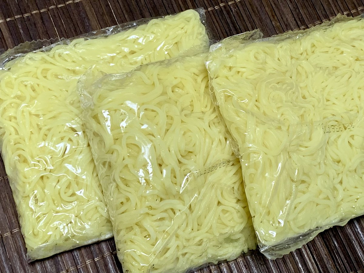 ＠もつ tweet media