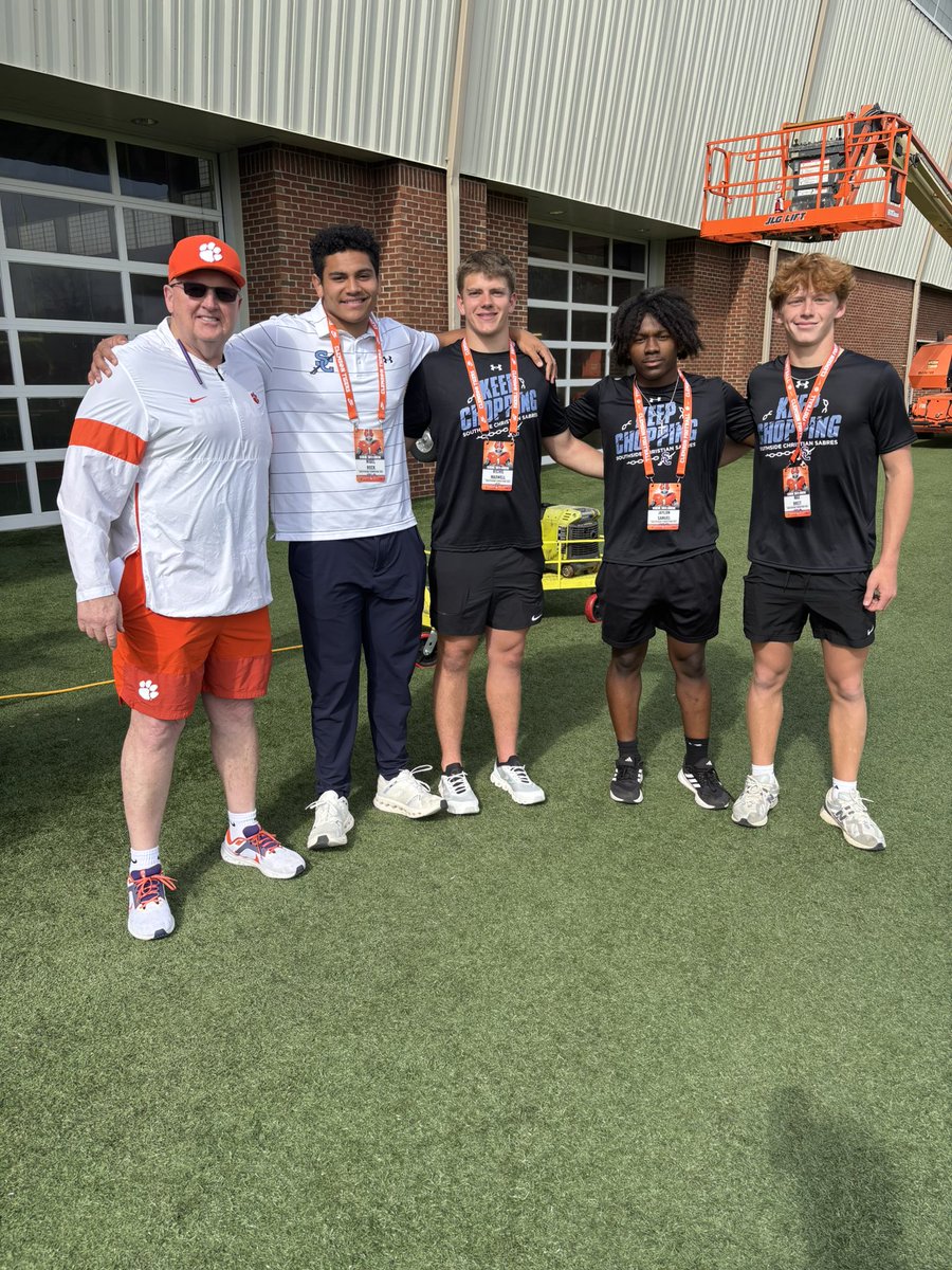 Max Breit tweet media