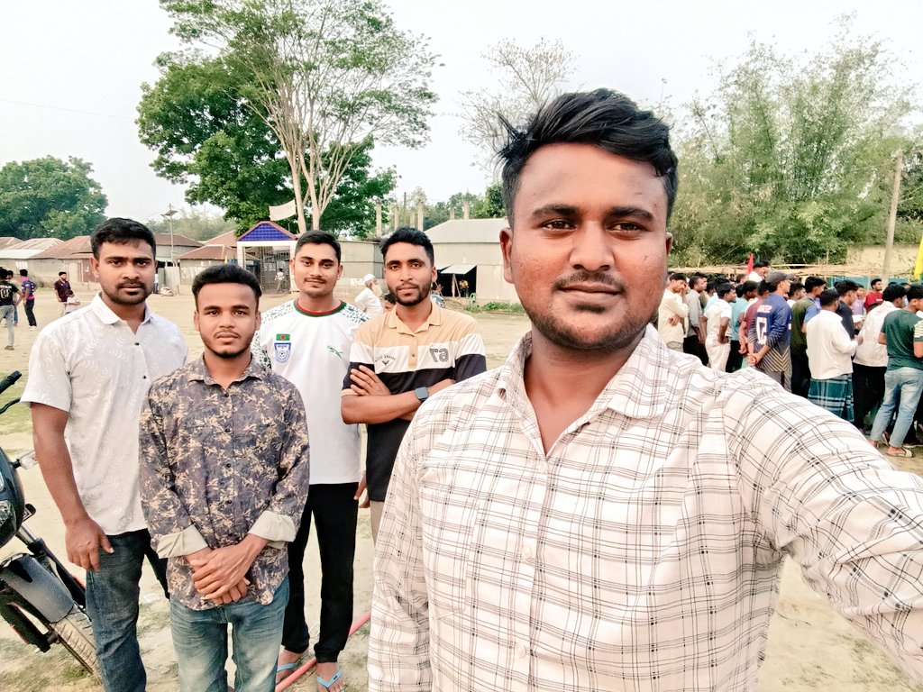 jasimuddin66442's tweet photo. আমতলীতে আছি খেলা দেখতে,,, https://t.co/6vIhJhMUcR