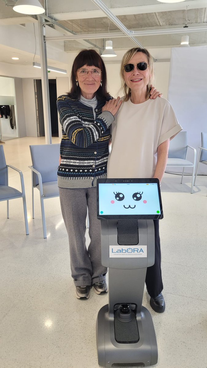 cuidadors's tweet photo. #BonaGent! Volem agrair a @BALL_AgingLab que hagin comptat amb la nostra associació per participar en l'estudi sobre #envelliment. En l'última sessió hem pogut valorar com a #cuidadores, també a nivell personal els aspectes positius i negatius dels #robotscuidadors. L'experiència https://t.co/xclEW4SGoa