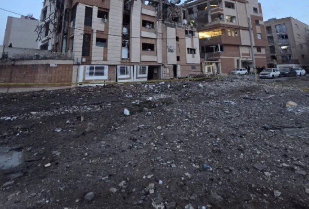 شبكة نفود الإخبارية: تقارير عن عملية قتل مستهدفة مشتبه بها في باهنر بمحافظة أصفهان