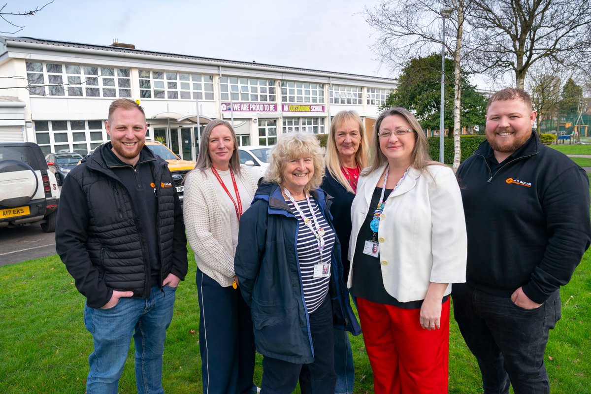 RochdaleCouncil's tweet image. #Energy costs for local schools and Best Start family hubs across the borough of #Rochdale are set to be significantly reduced thanks to the installation of new #SolarPanels.

Read the full story here 🔗 bit.ly/4sSyg1L 

#Environment #CarbonNeutral #Middleton #Heywood