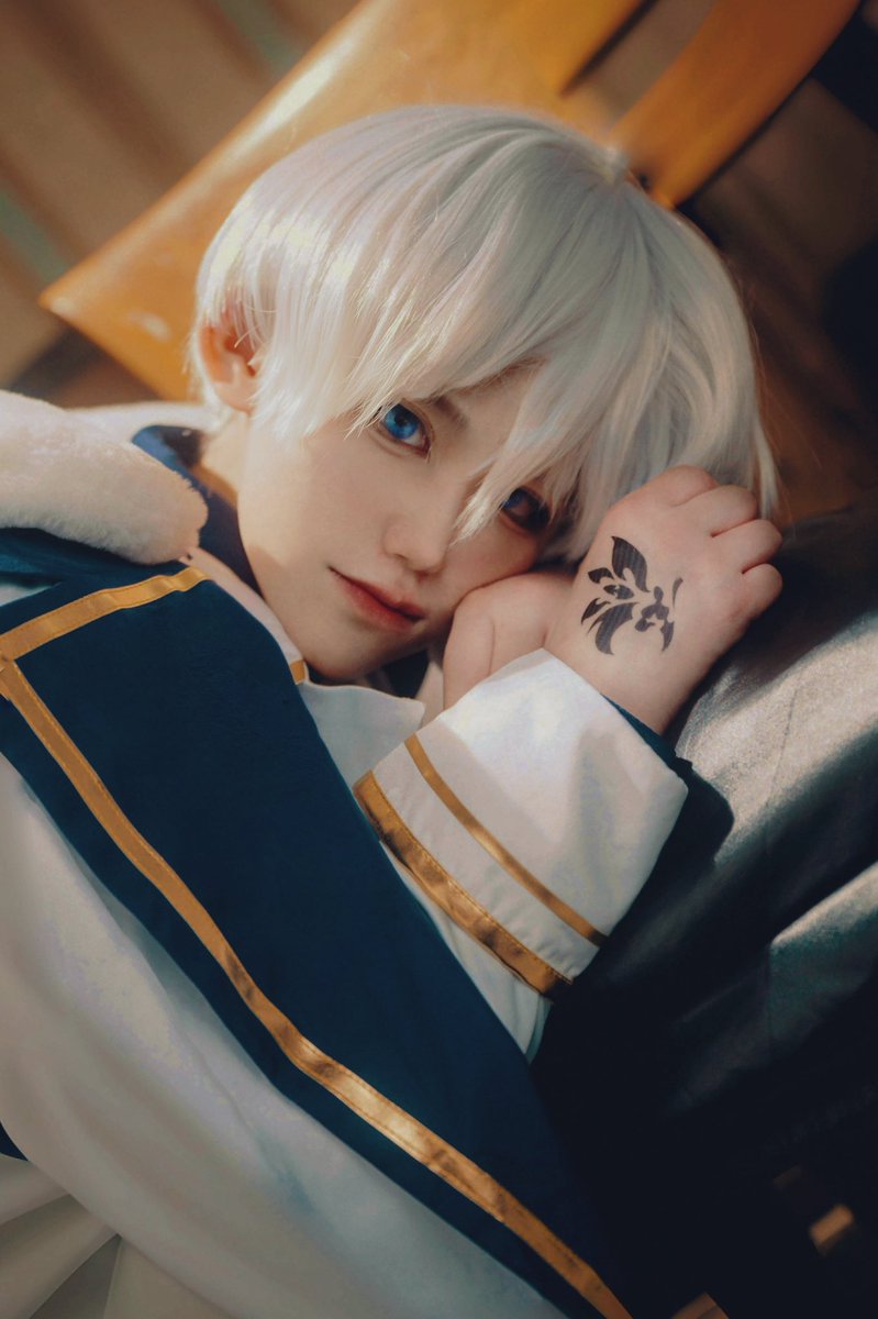 しろい tweet media