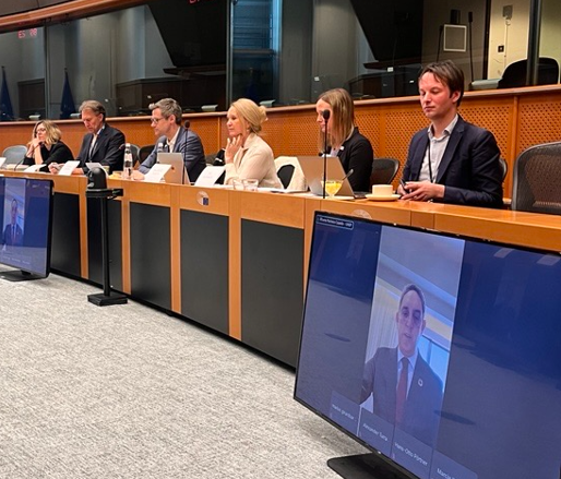 UNEP_Europe's tweet image. At an event hosted by @Searica_ITG Chair @clergeau in the @Europarl_EN, @UNEP's Alberto Pacheco Capella outlined how Regional Seas conventions complement #ocean science and bolster the International Platform for Ocean Sustainability (#IPOS) and global ocean agreements like #BBNJ.