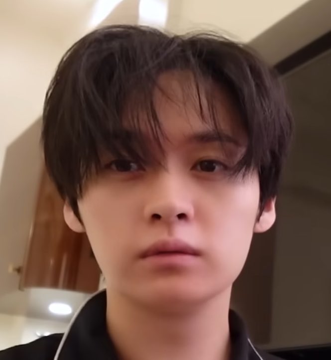 userlinoring's tweet photo. this is his little resting everyday face wdym he can even look mean 😭😭😭 thats impossible if you have functioning eyes https://t.co/Q1yQDKEigR