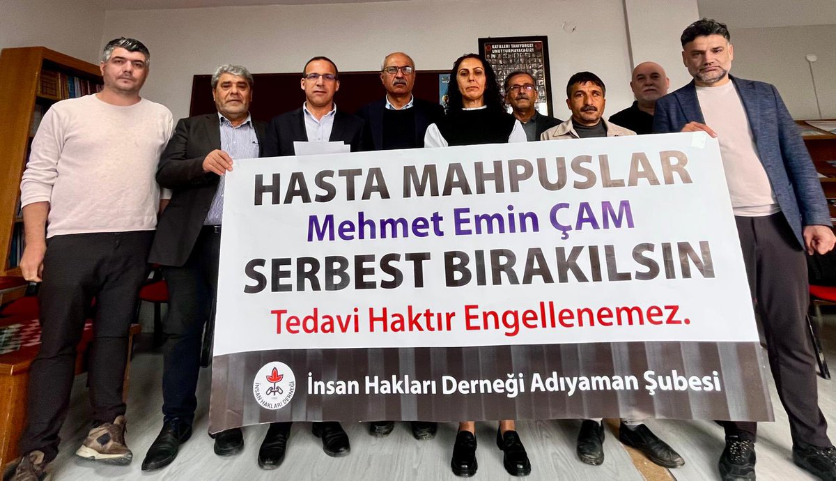 Çoklu hastalıkları ve kritik sağlık durumu nedeniyle hapishanede hayati tehlike altında olan, 74 yaşındaki hasta mahpus Mehmet Emin Çam'ın derhal tahliye edilip kapsamlı tedaviye erişmesi için kamuoyunu duyarlı olmaya yönelik çağrımızı içeren basın duyurusunu gerçekleştirdik.