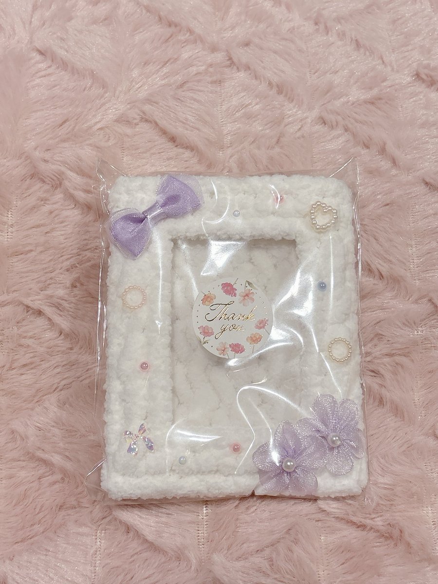 _mo_co_7's tweet photo. 紫イメージのトレカケース💜
水色やピンクのパールも入れてゆめかわみたいな可愛さ໒꒱

#ハンドメイド
#ハンドメイド作家さんと繋がりたい
#ハンドメイド垢さんと繋がりたい
#トレカケース
#推し活 https://t.co/F1oIzA7SND