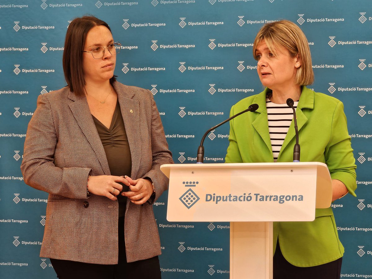 Dipta_cat's tweet photo. 🎙La presidenta @nllaurado ha destacat “la importància de les #CarreteresDipta per a la mobilitat de les persones, motiu pel qual vetllem perquè estiguin en les millors condicions; al Baix Penedès no escatimem esforços i avancem en infraestructures i inversions per a la comarca’. https://t.co/sVyopdFQAC