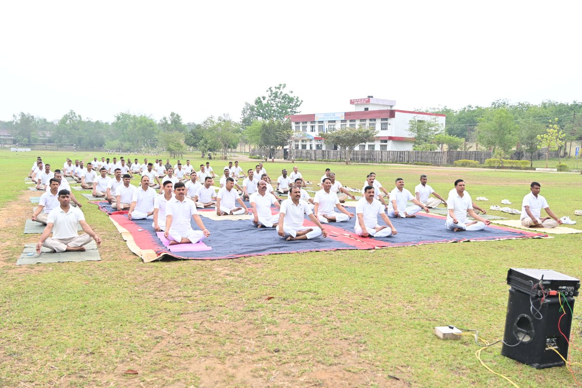 "Yoga is the journey of the self, through the self, to the self." 
On March 25, 2026 a special #yoga  session has organised at HQ/87 Bn CRPF. Various yoga asanas practiced and explained the benefits of incorporating Yoga into daily life.
<a href="/crpfindia/">🇮🇳CRPF🇮🇳</a>
<a href="/mnp_2018/">M&N Sector CRPF</a>