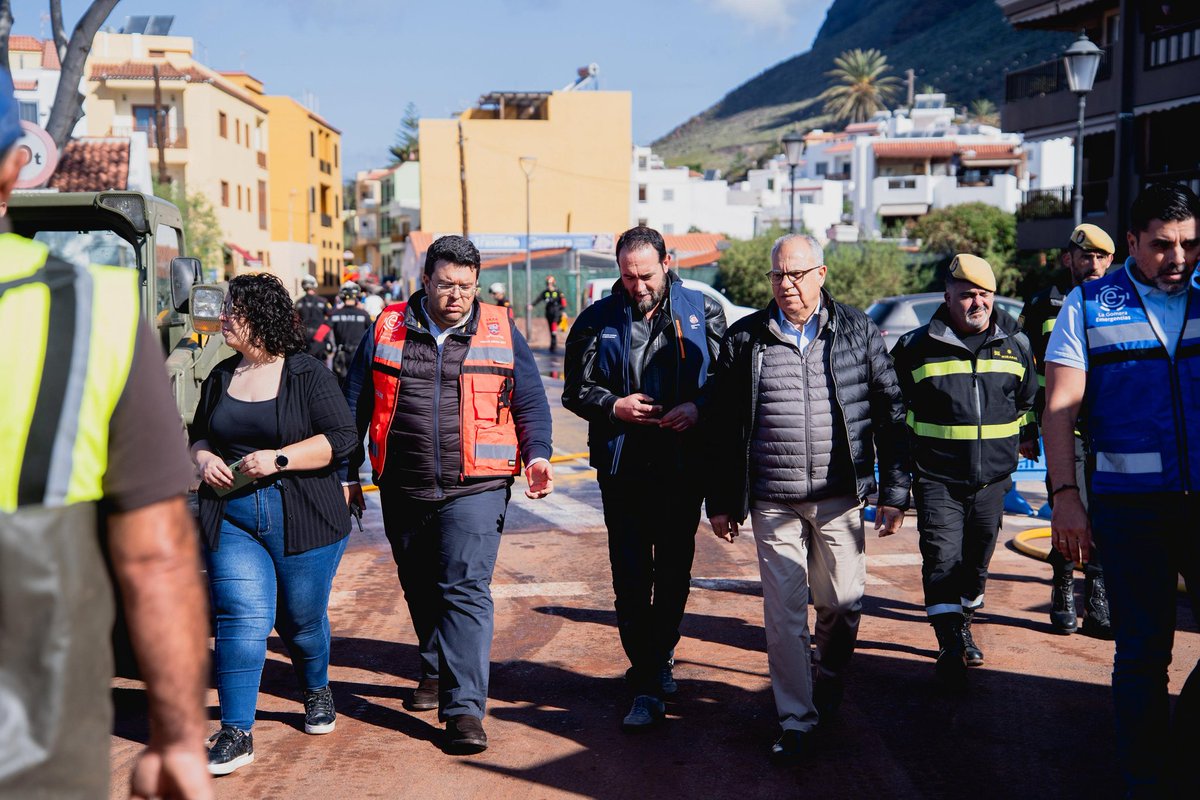 CabildoLaGomera's tweet image. 🚨 #emergencias | Seguimiento de las zonas afectadas por la borrasca Therese en Valle Gran Rey ⛈️

🦺 Representantes y personal técnico del Cabildo de La Gomera, el @territoriocan_ y @Ayto_VGR han realizado hoy una visita de evaluación a las zonas más perjudicadas del municipio.