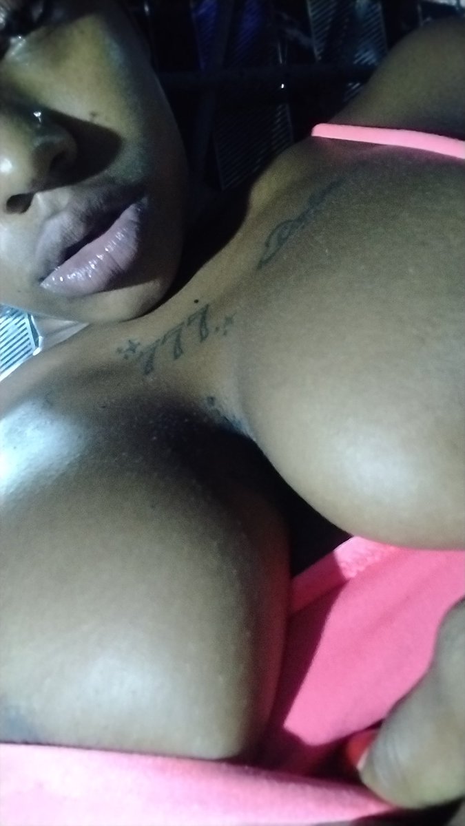 larealchomba tweet media