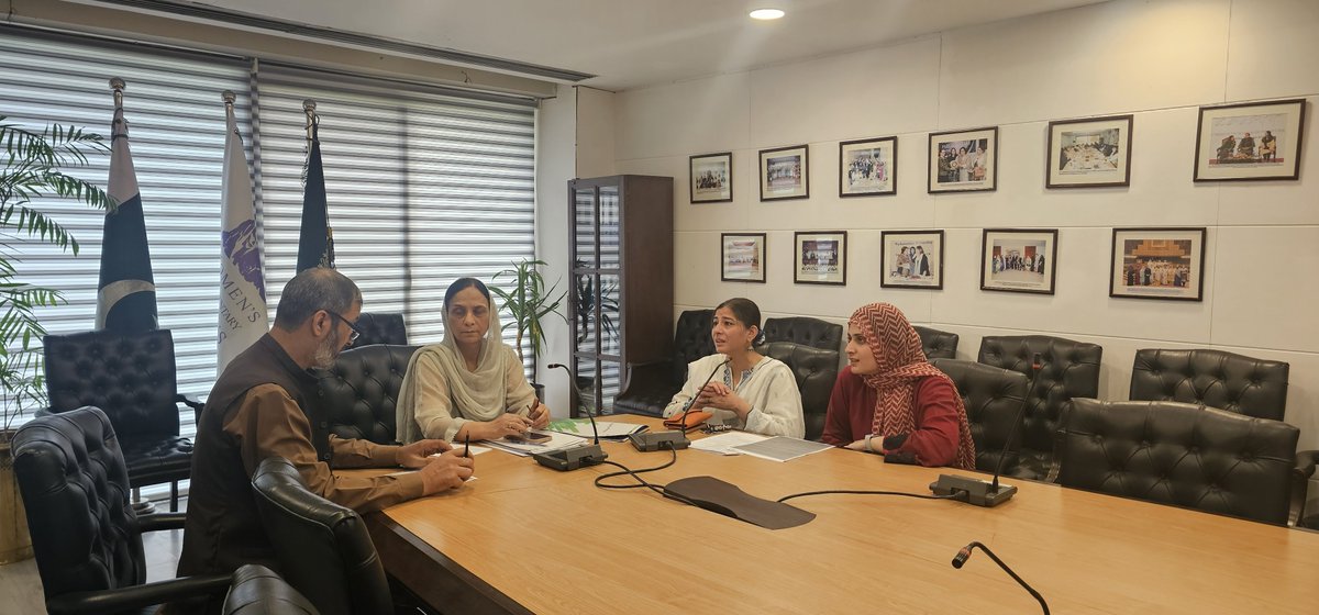 PYCAPk's tweet photo. Team PYCA, along with @cpdi_pakistan , met with @ShahidaRehmani ,MNA to discuss the progress on the bill to ban Partially Hydrogenated Oils (PHOs), which is gaining strong momentum.

We are grateful for her leadership and support. Stay tuned for more updates.

#TRANSFORMPakistan https://t.co/T7Z7qjeY8Y
