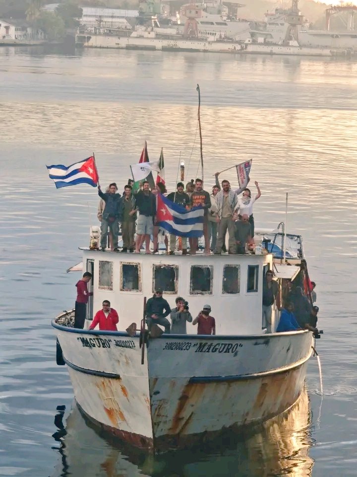 FrankOsbel's tweet photo. Amigos que hoy se levantan por #Cuba 🇨🇺
#SanctiSpíritusEnMarcha 
@AlexisLorente74 @DeivyPrezMartn1 https://t.co/d5P7z6m2he