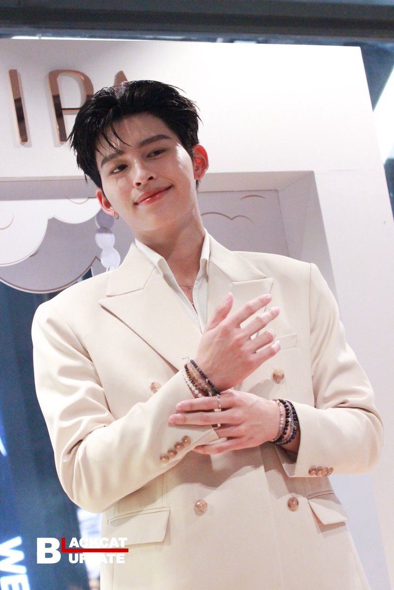 BLACKCAT tweet media