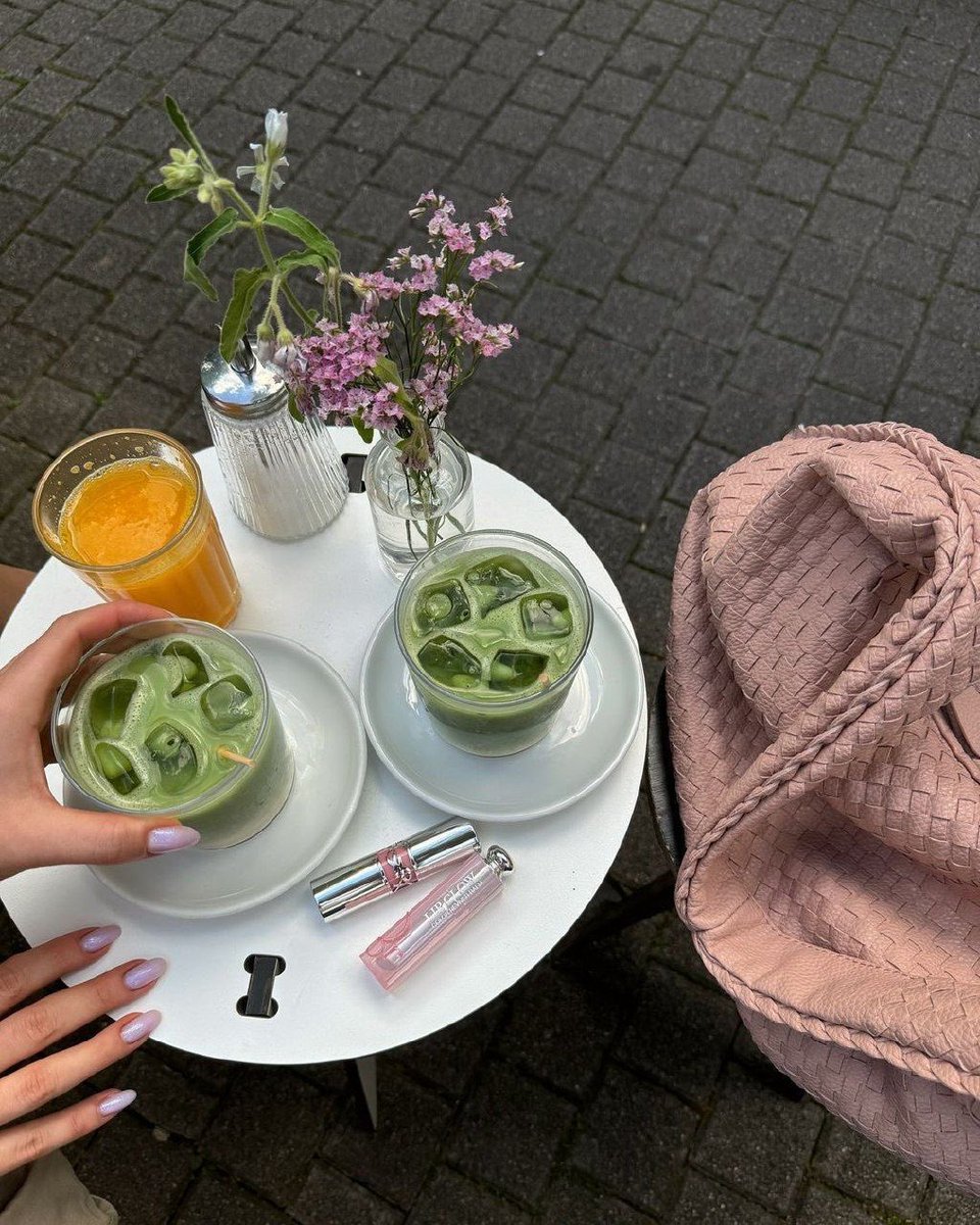 classyladylife's tweet photo. Last days of March💐 https://t.co/WgFxUfz8MS