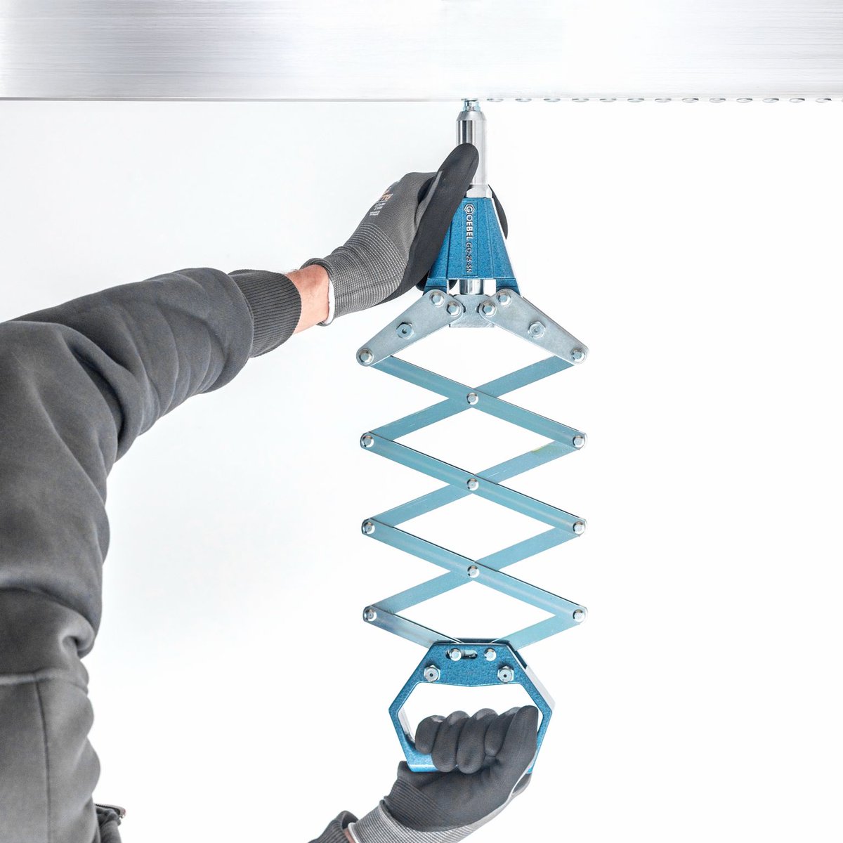 GoebelFasteners's tweet image. The GO-25-SN one hand lazy tong #rivet tool sets blind rivets from 3,2 - 6,4 mm. It weighs 1,94 kg and is made from high-strength aluminum.
If you want to know more about this product please send us a message!