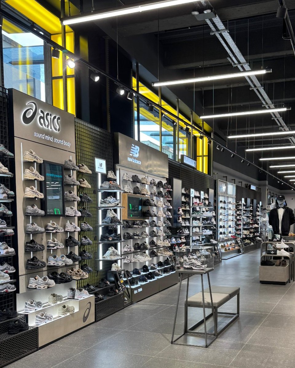 St David's Cardiff tweet media