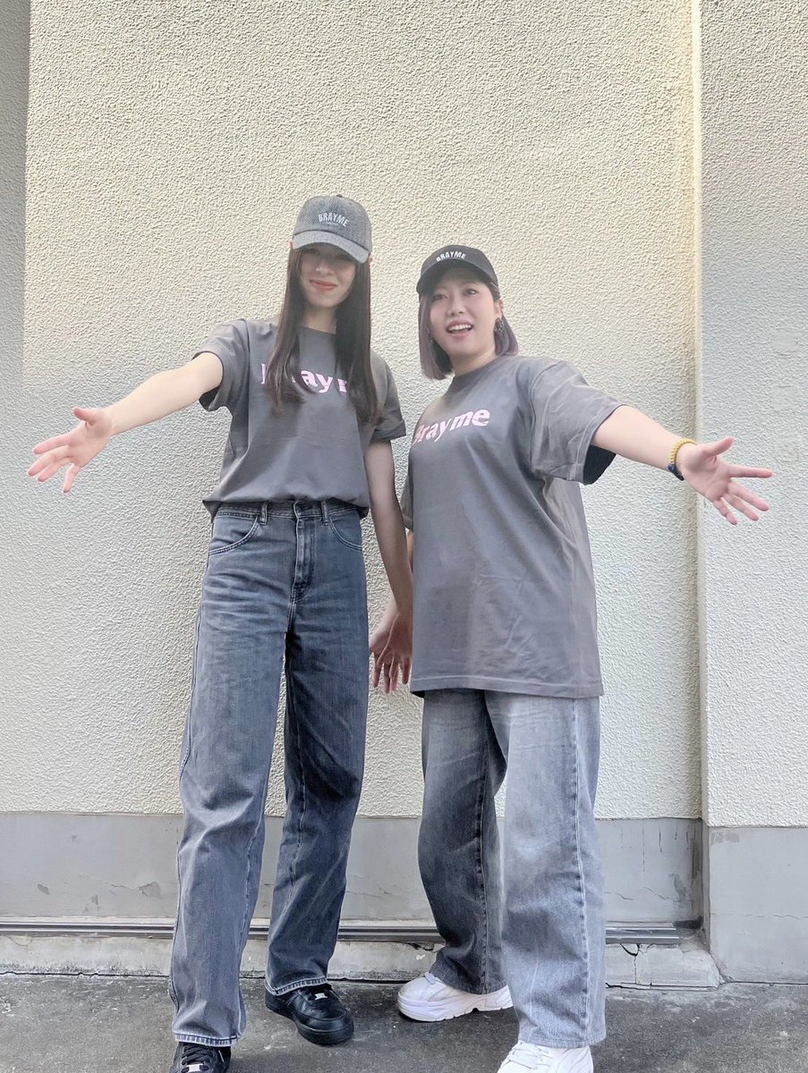 brayme_official's tweet image. 🚚受注グッズのお知らせ📦

昨日の高田馬場公演にて
SAKURAカラーのロゴTシャツ完売しました🙇‍♀️🌸

ですが、大変ご好評につき
受注生産が決定っ👏✨
さらに！
通販限定でインディゴカラーが登場😳

販売期間が29日(日)までと短めなので
ご注文はお早めにっ💨

braymestore.official.ec