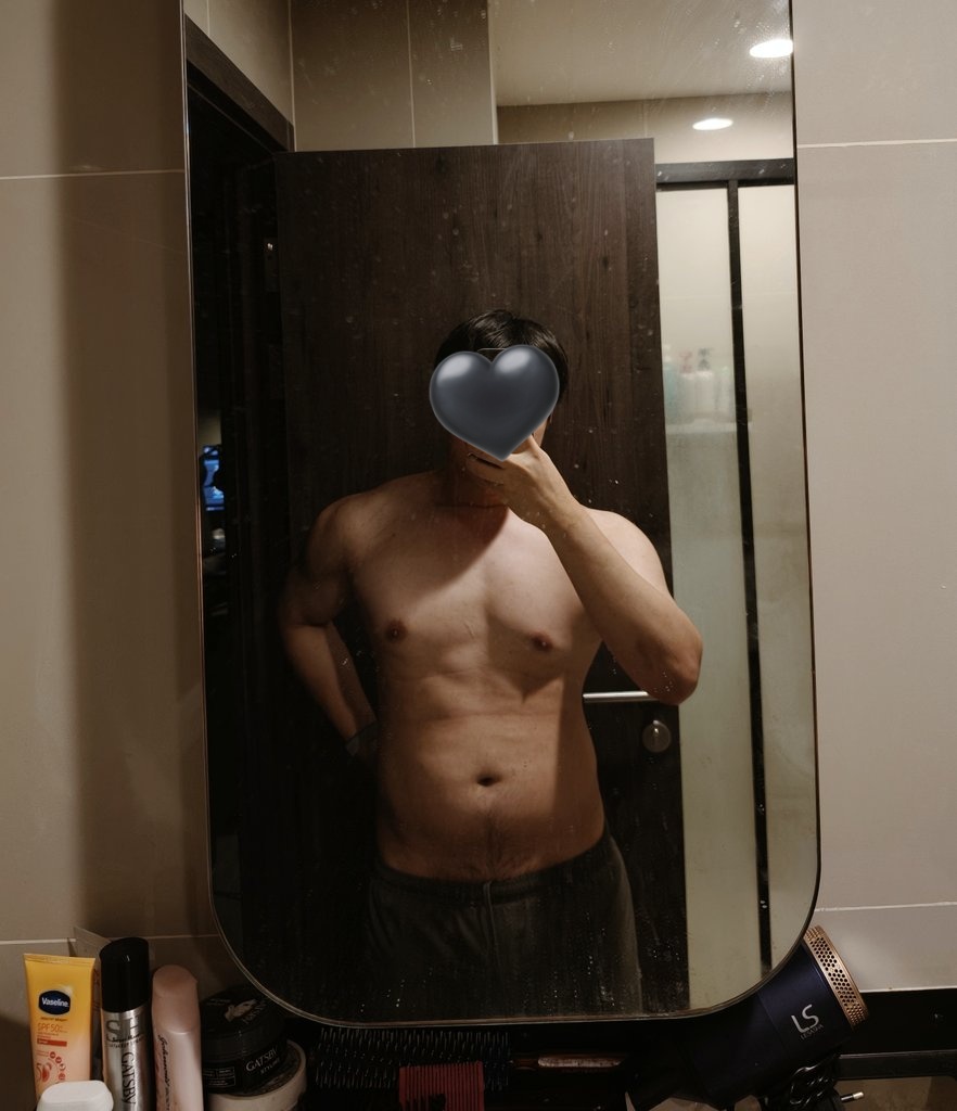 Mocha 🔇 tweet media