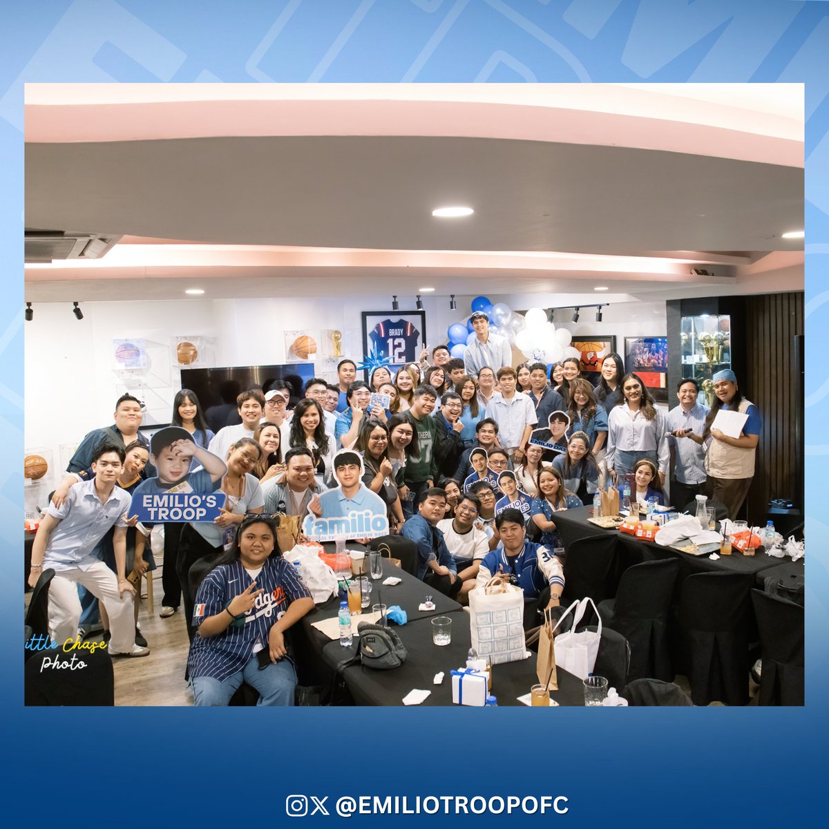emiliotroopofc's tweet photo. sometimes, moments like these are what it's all about. 💙

#EmilioDaez | @emiliobdaez https://t.co/7M3Z4SLeIF